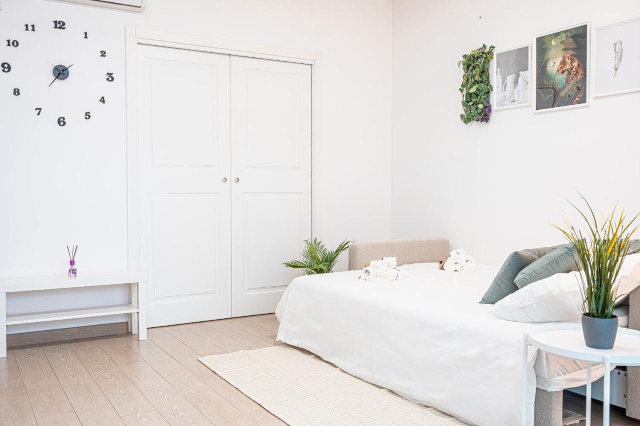 Apulialux - Elegant Apartment Con Netflix Bari Exterior photo