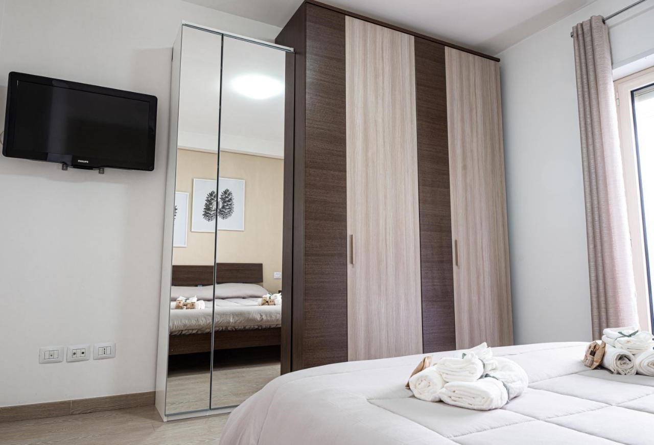 Apulialux - Elegant Apartment Con Netflix Bari Exterior photo