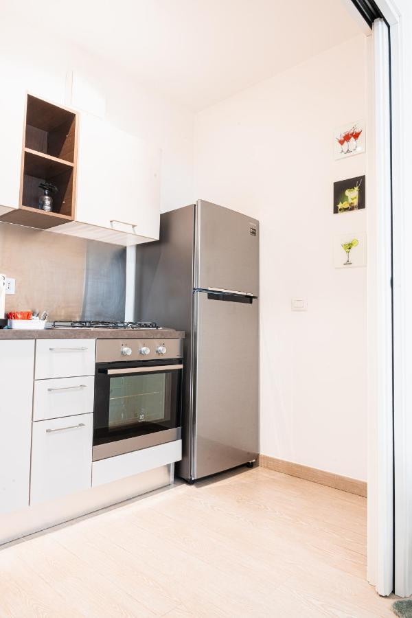 Apulialux - Elegant Apartment Con Netflix Bari Exterior photo