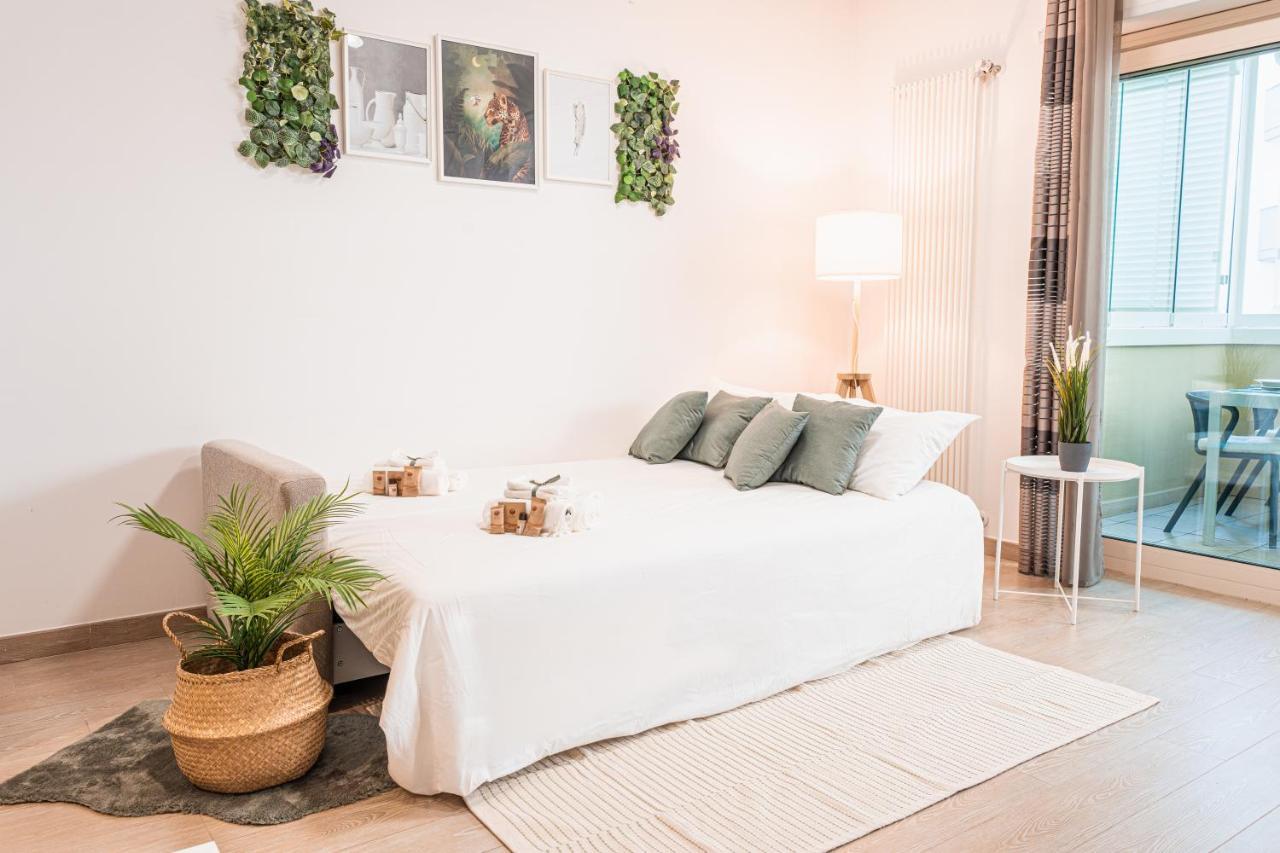 Apulialux - Elegant Apartment Con Netflix Bari Exterior photo